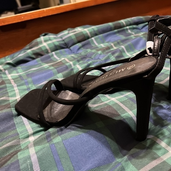 Square Toe black heels ankle strap shoes - Picture 5 of 6